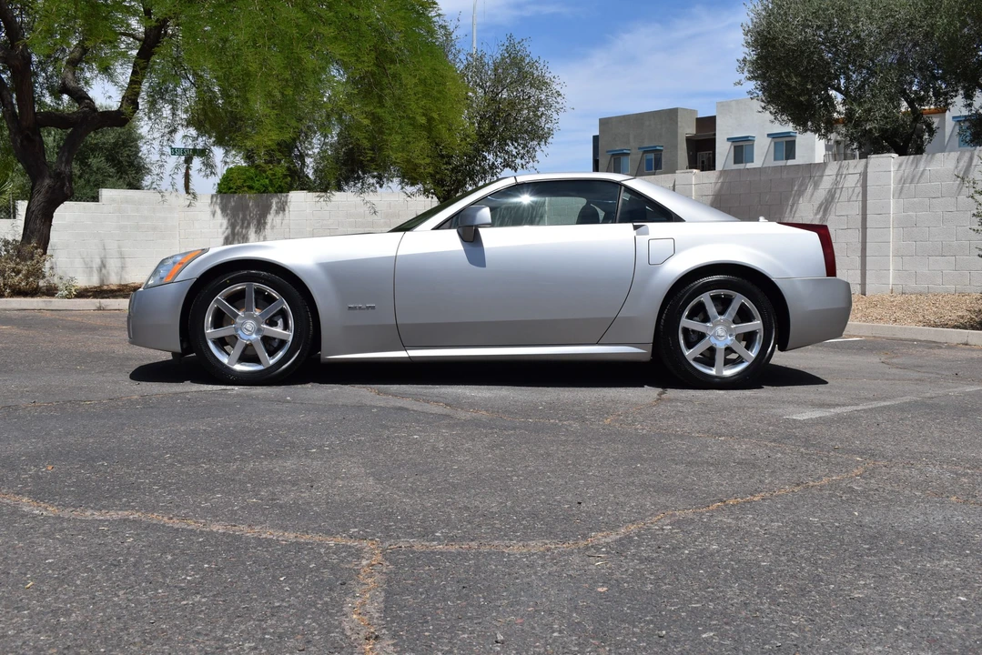 2004 Cadillac XLR - Image 22 of 31