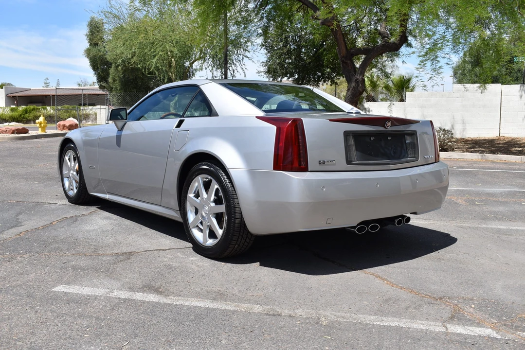 2004 Cadillac XLR - Image 24 of 31