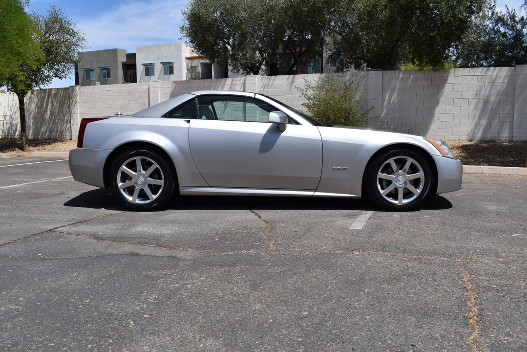 2004 Cadillac XLR - Image 15 of 31