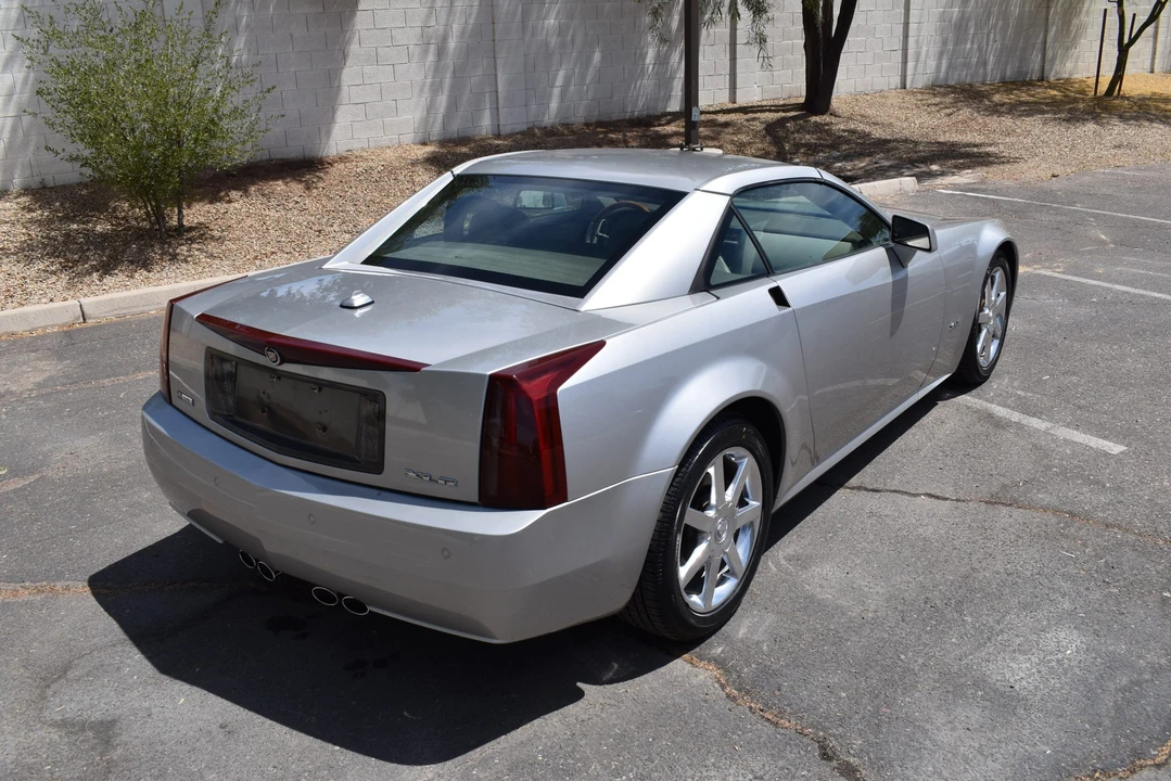 2004 Cadillac XLR - Image 13 of 31