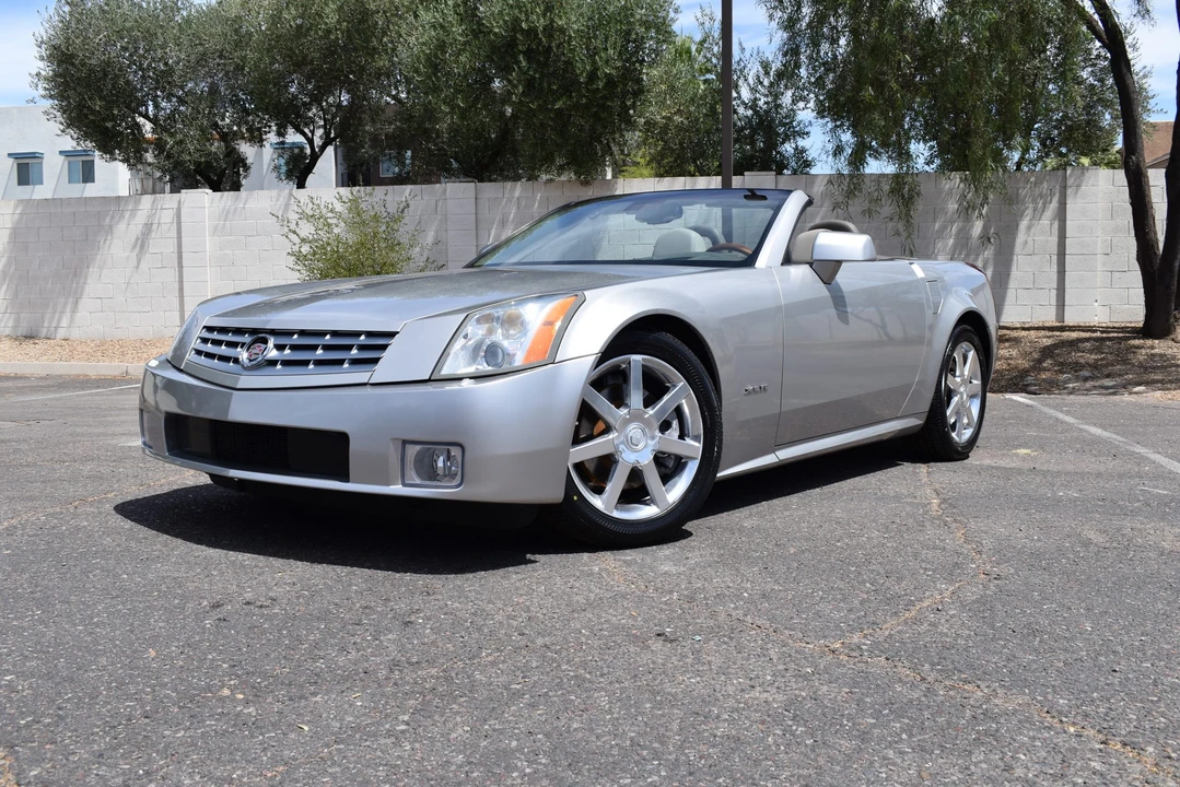 2004 Cadillac XLR - Image 2 of 31