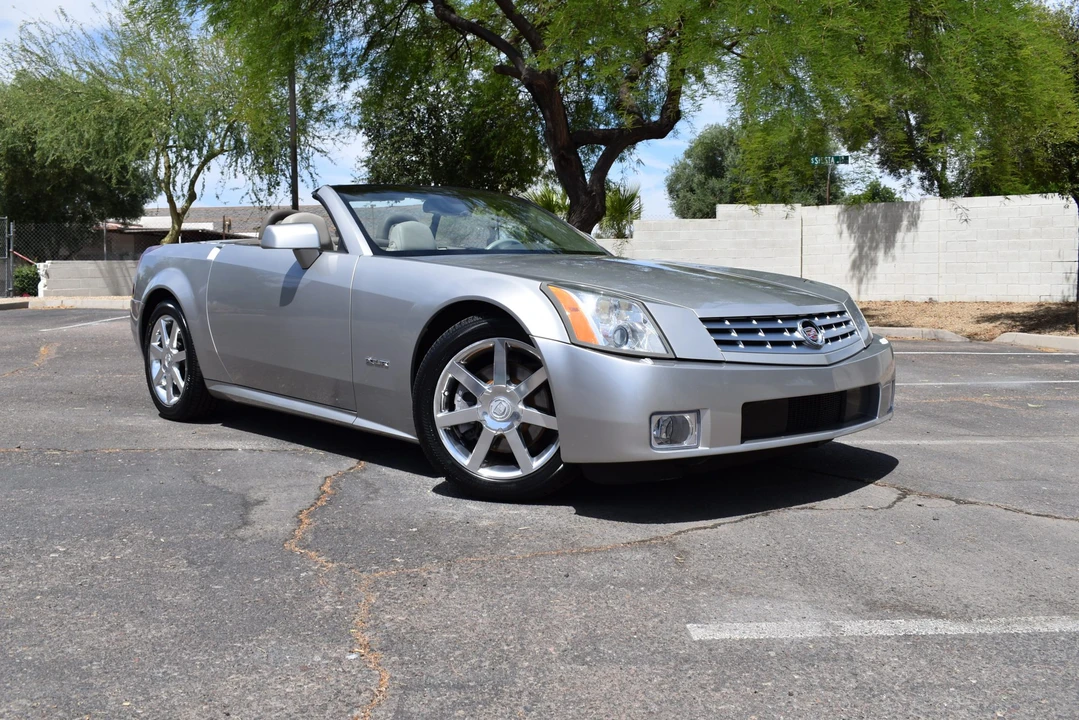 2004 Cadillac XLR - Image 4 of 31
