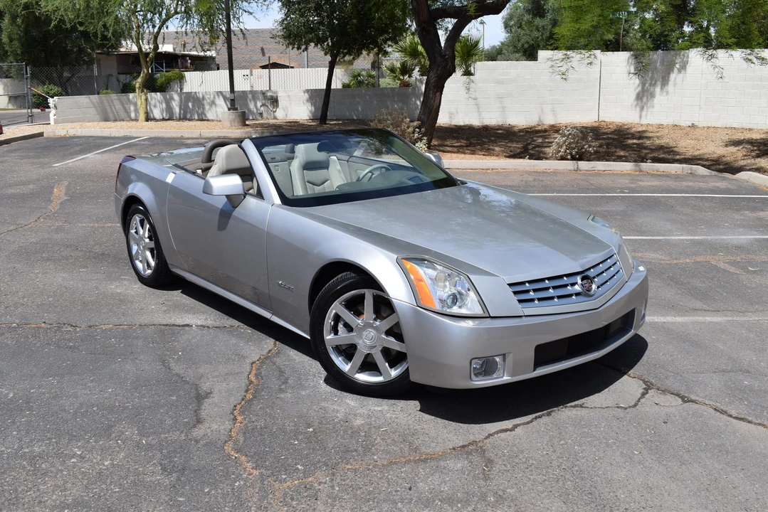 2004 Cadillac XLR - Image 5 of 31