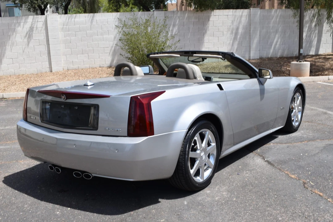 2004 Cadillac XLR - Image 7 of 31