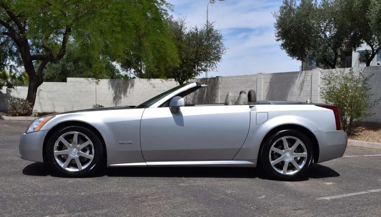 2004 Cadillac XLR - Image 11 of 31