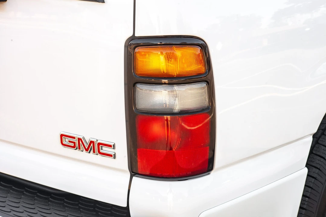 2004 GMC Yukon 2nd Gen - Image 26 of 31