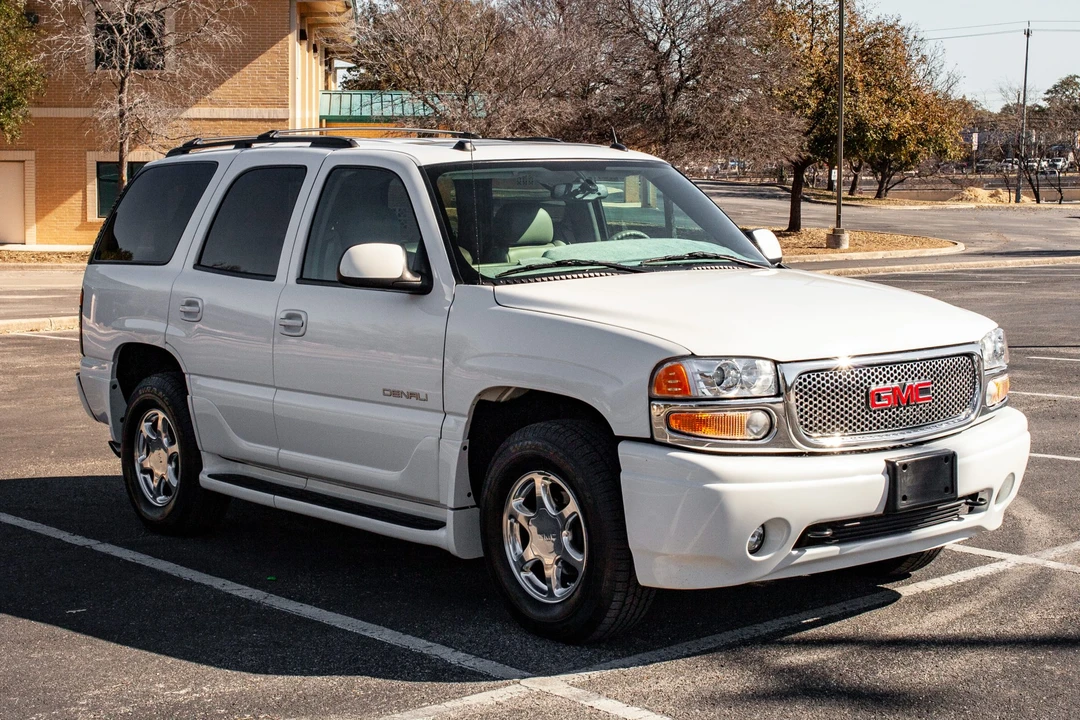 2004 GMC Yukon 2nd Gen - Image 4 of 31