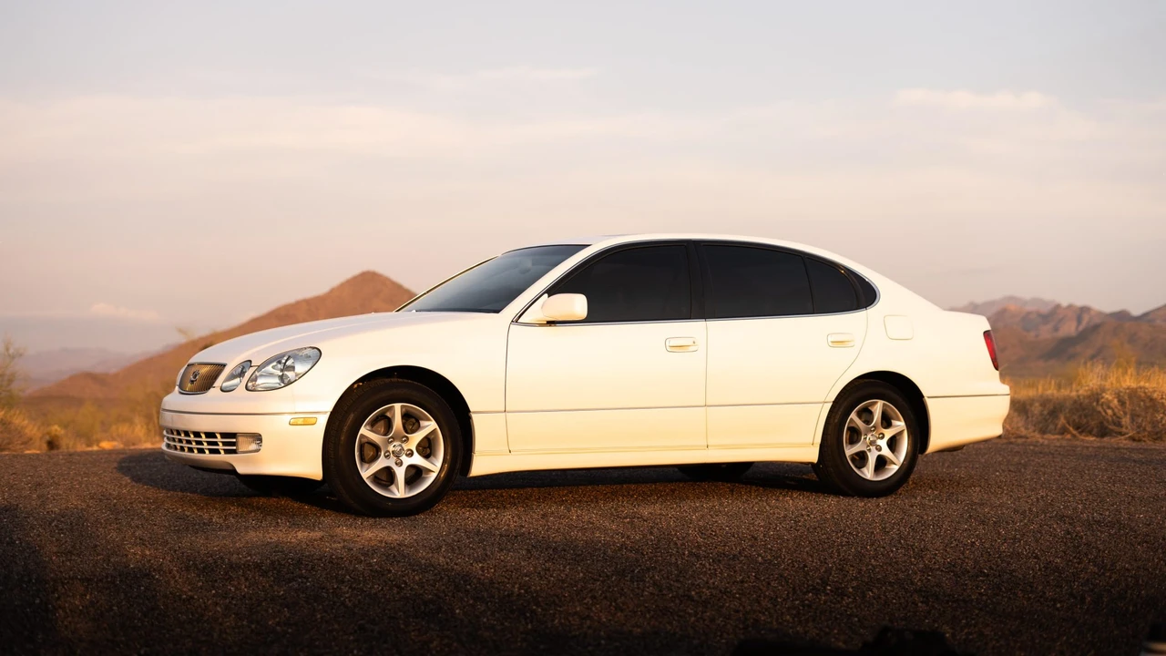 2004 Lexus GS 3rd Gen - Image 2 of 31