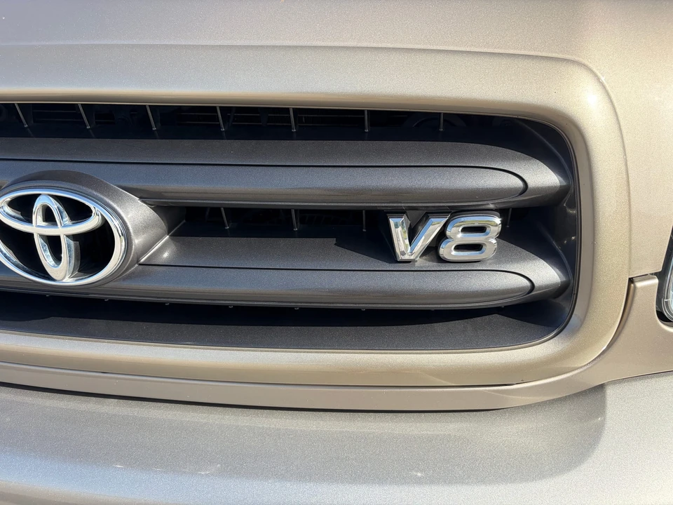 2004 Toyota Sequoia 1st Gen - Image 18 of 31
