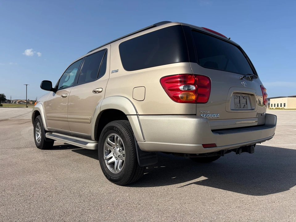 2004 Toyota Sequoia 1st Gen - Image 7 of 31