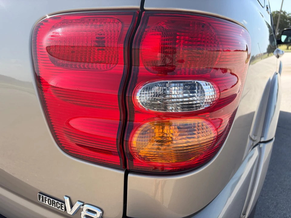 2004 Toyota Sequoia 1st Gen - Image 27 of 31
