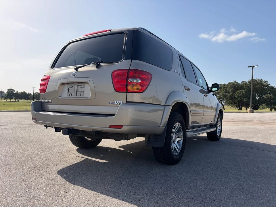2004 Toyota Sequoia 1st Gen - Image 8 of 31