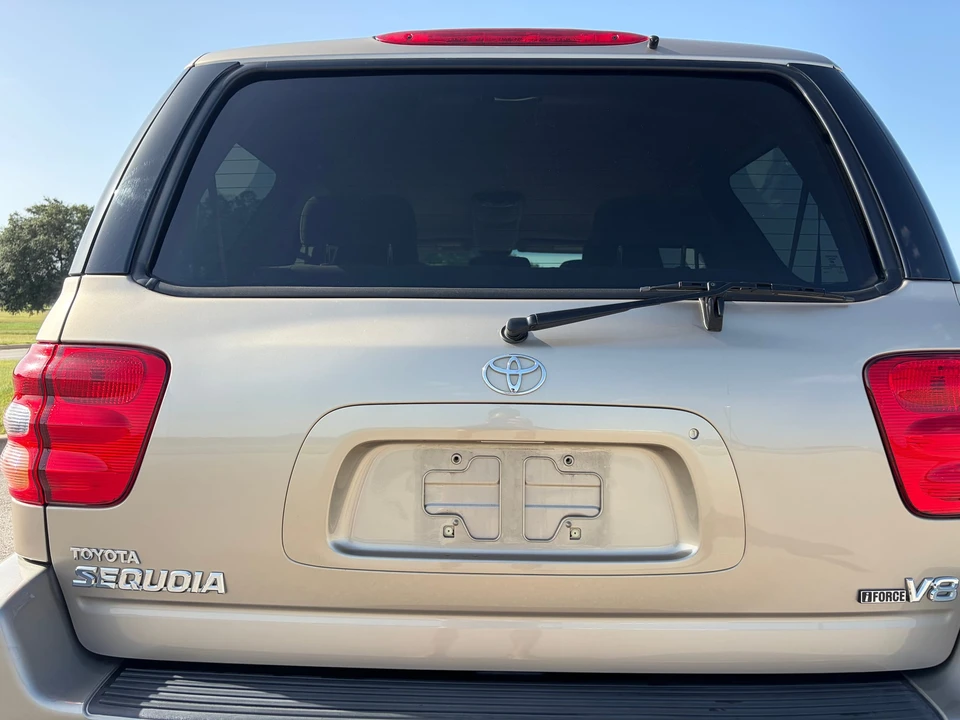 2004 Toyota Sequoia 1st Gen - Image 25 of 31