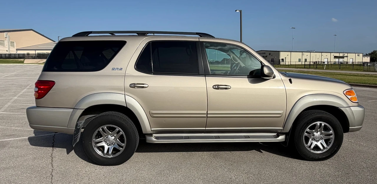 2004 Toyota Sequoia 1st Gen - Image 11 of 31