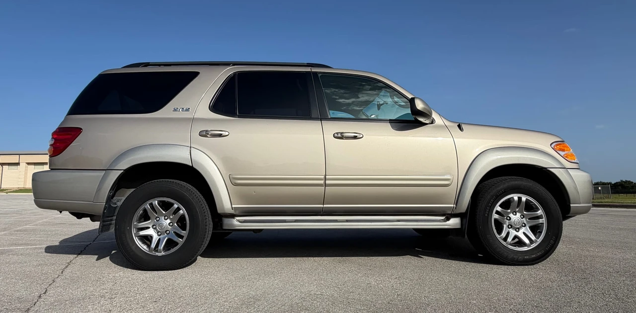 2004 Toyota Sequoia 1st Gen - Image 10 of 31