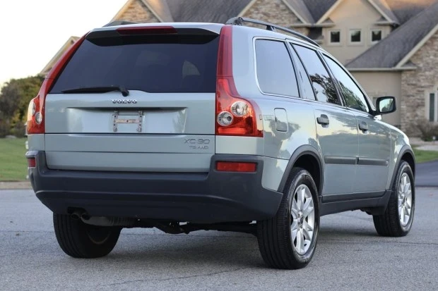 2004 Volvo XC90 1st Gen - Image 2 of 8