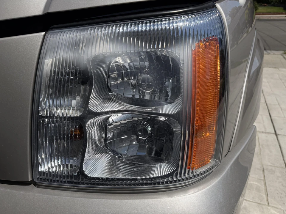 2005 Cadillac Escalade & EXT 2nd Gen - Image 12 of 31