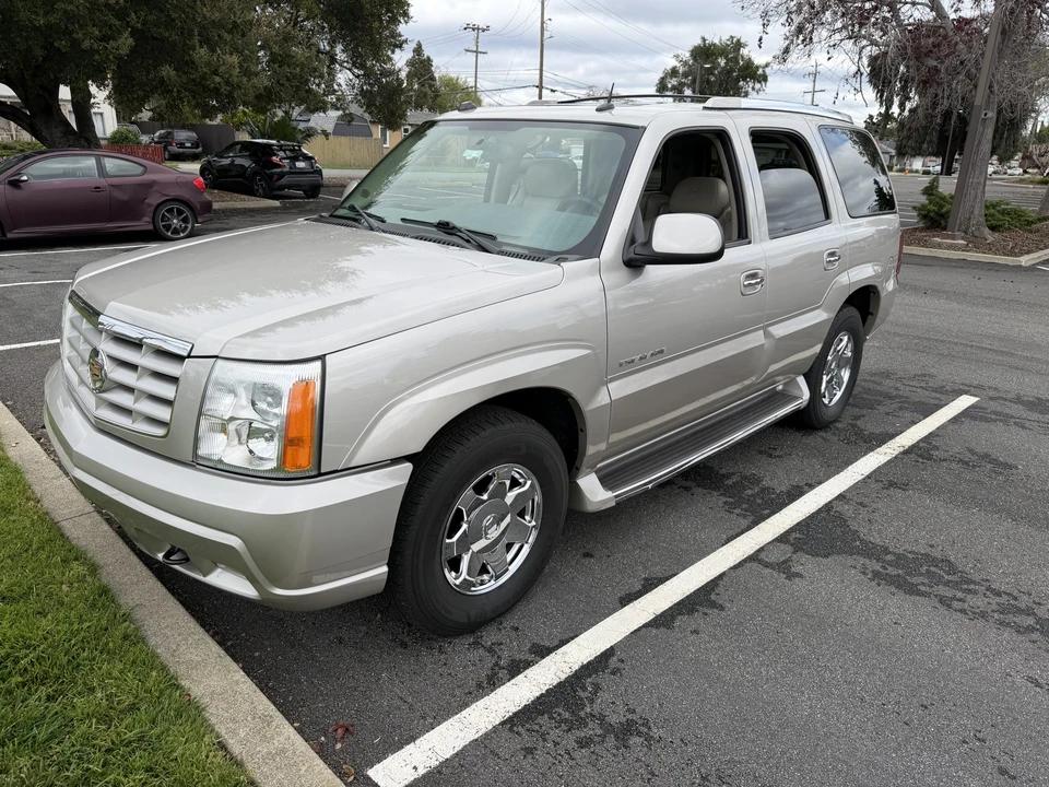 2005 Cadillac Escalade & EXT 2nd Gen - Image 2 of 31