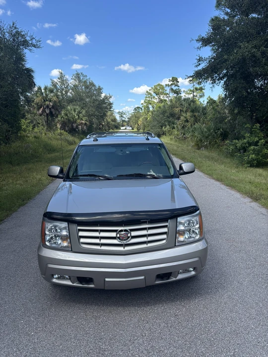 2005 Cadillac Escalade & EXT 2nd Gen - Image 3 of 31