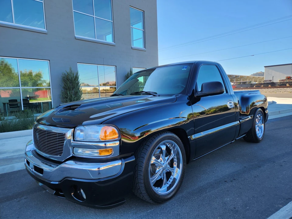 2005 GMC Sierra 2nd Gen - Image 4 of 31