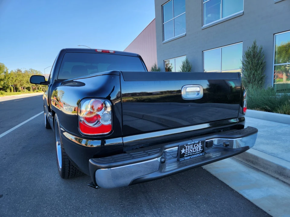 2005 GMC Sierra 2nd Gen - Image 12 of 31