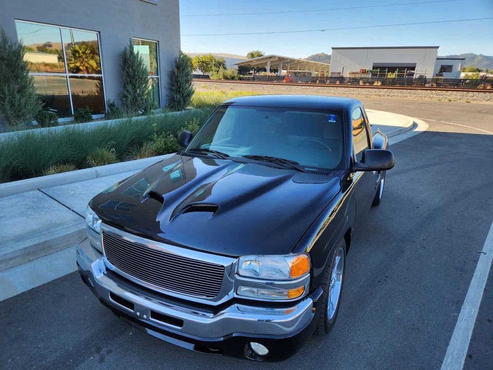 2005 GMC Sierra 2nd Gen - Image 2 of 31