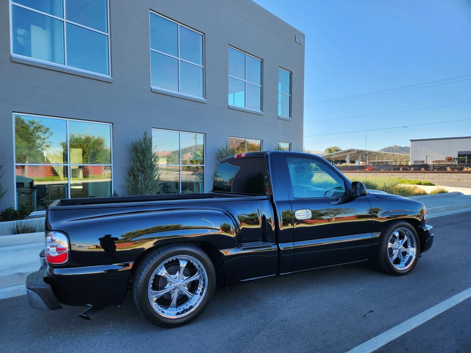 2005 GMC Sierra 2nd Gen - Image 19 of 31