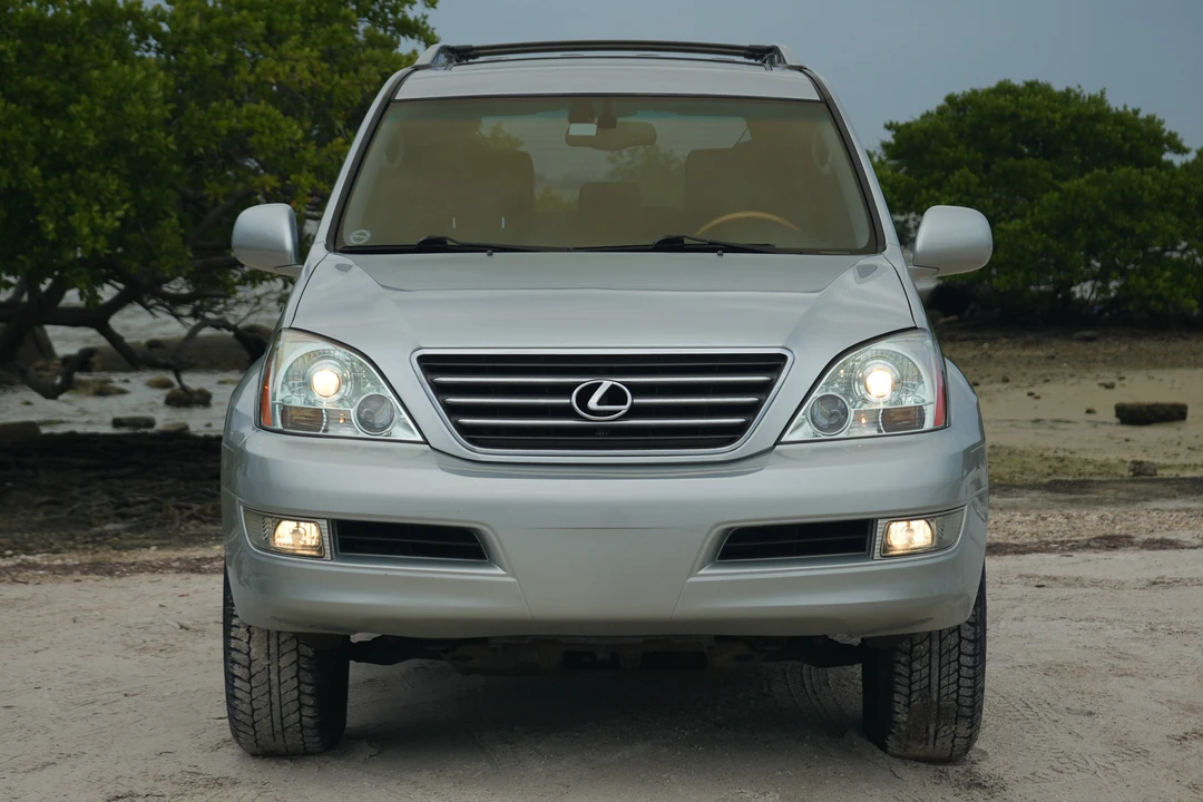 2005 Lexus GX 1st Gen - Image 8 of 31