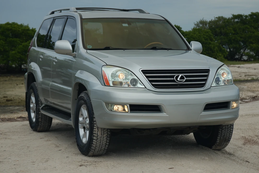 2005 Lexus GX 1st Gen - Image 9 of 31