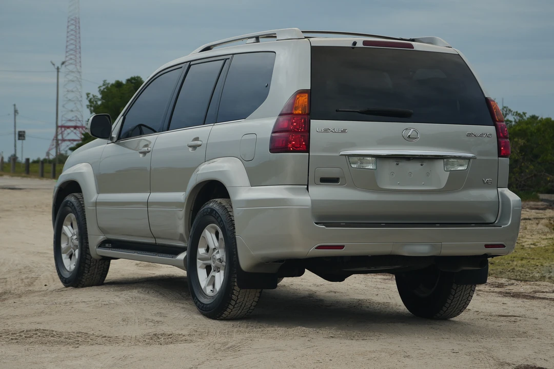 2005 Lexus GX 1st Gen - Image 17 of 31