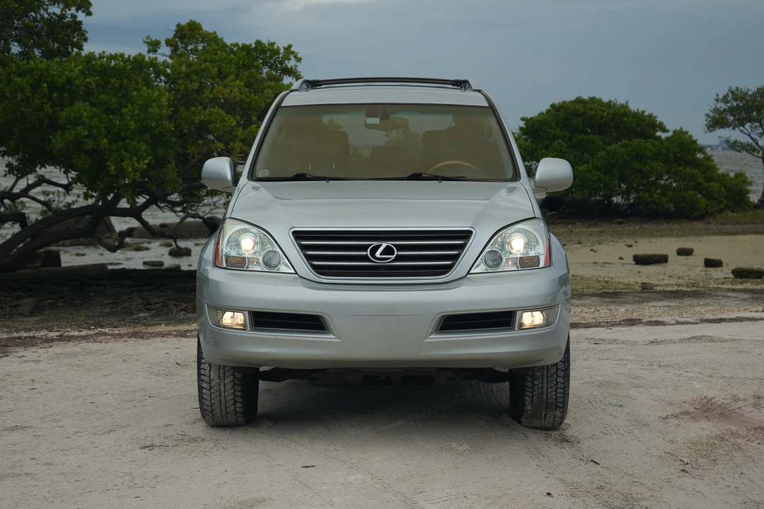 2005 Lexus GX 1st Gen - Image 7 of 31