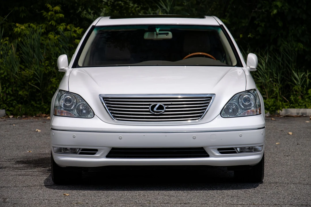 2005 Lexus LS 3rd Gen - Image 25 of 31