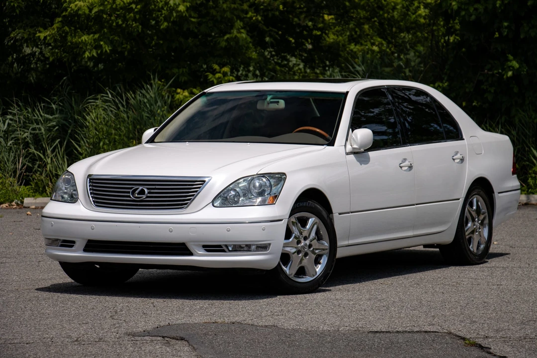 2005 Lexus LS 3rd Gen - Image 2 of 31