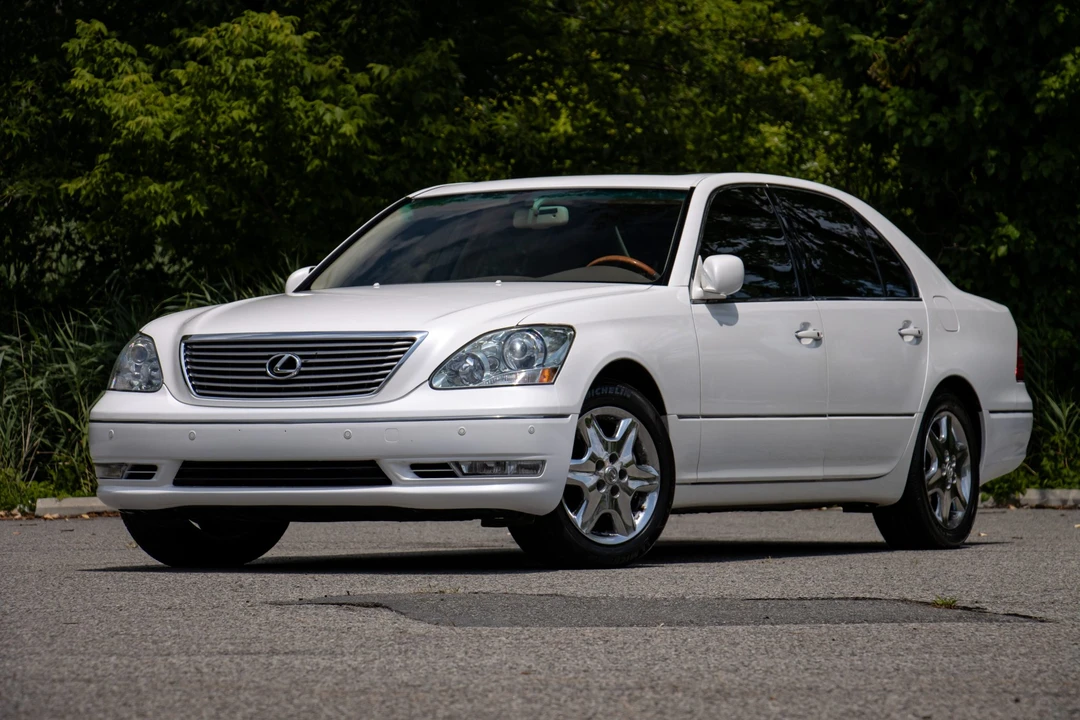 2005 Lexus LS 3rd Gen - Image 3 of 31