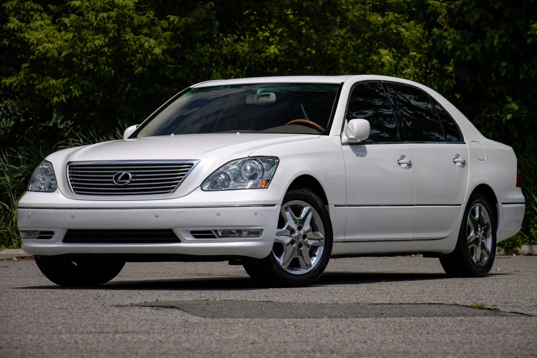 2005 Lexus LS 3rd Gen - Image 4 of 31
