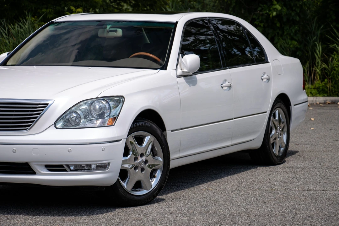 2005 Lexus LS 3rd Gen - Image 28 of 31
