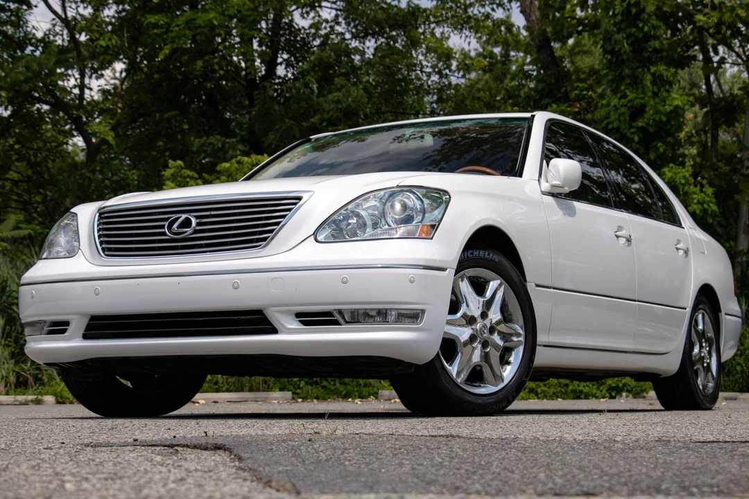 2005 Lexus LS 3rd Gen - Image 6 of 31