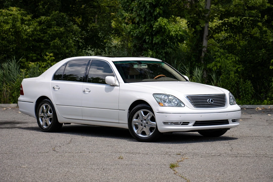 2005 Lexus LS 3rd Gen - Image 8 of 31
