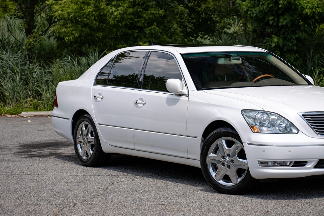 2005 Lexus LS 3rd Gen - Image 27 of 31