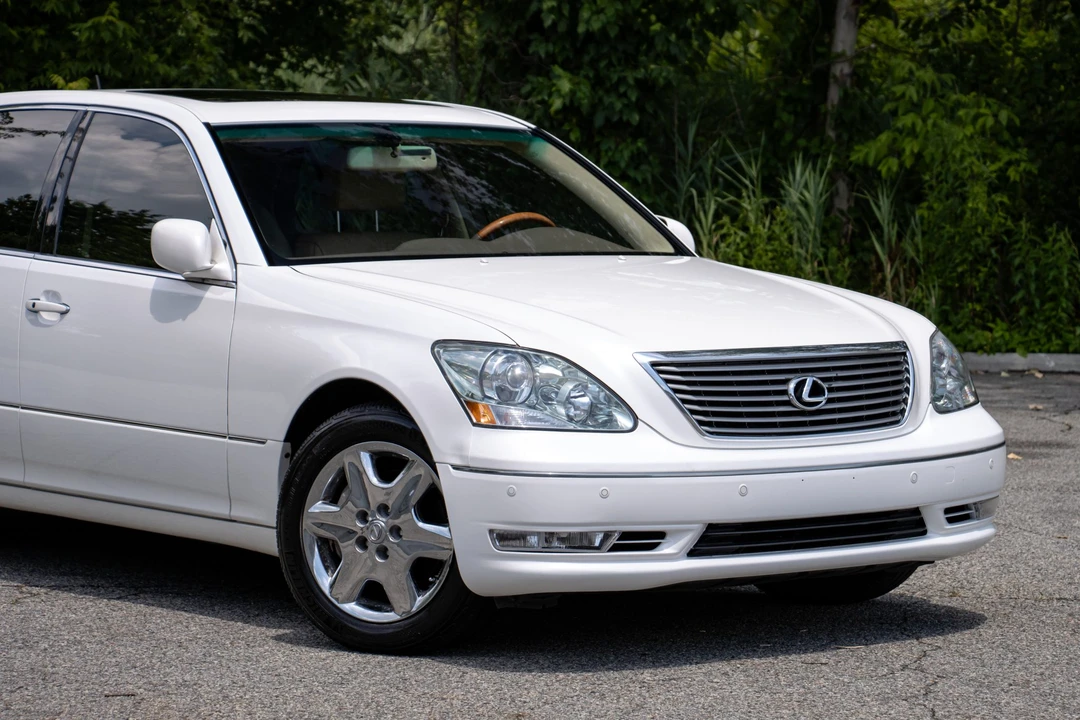 2005 Lexus LS 3rd Gen - Image 29 of 31