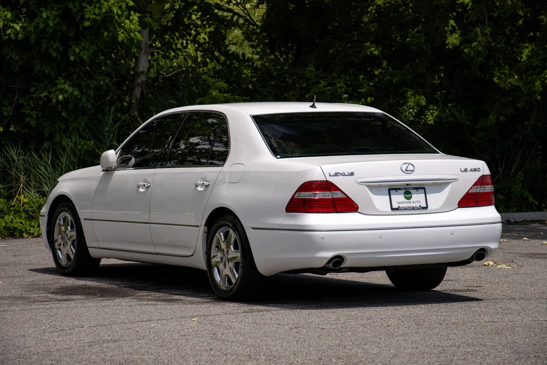 2005 Lexus LS 3rd Gen - Image 14 of 31
