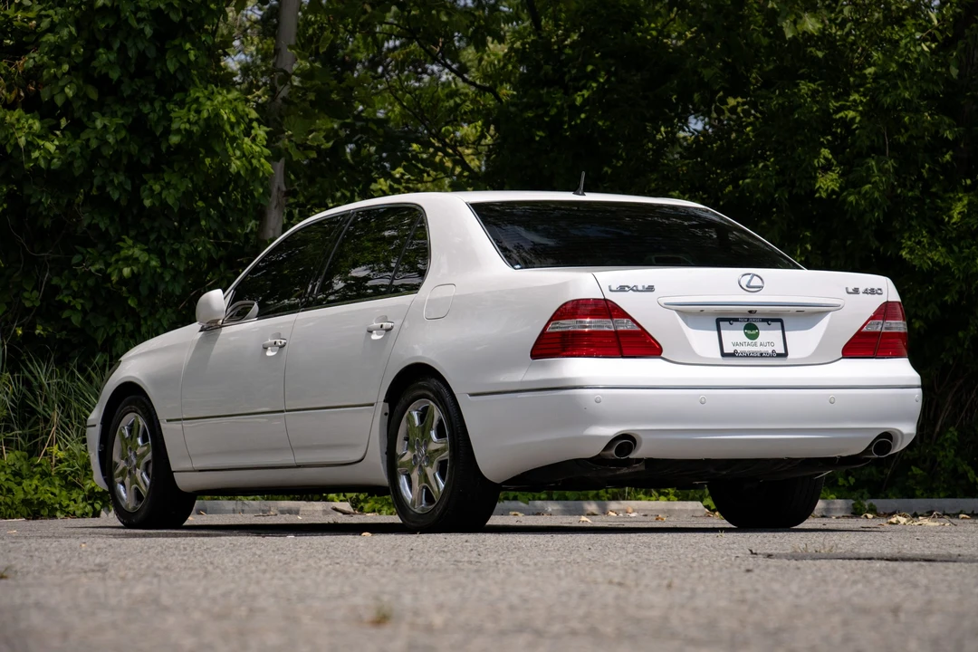 2005 Lexus LS 3rd Gen - Image 15 of 31