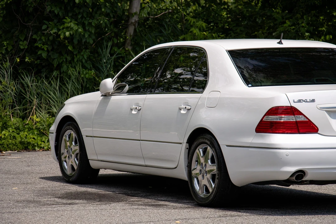 2005 Lexus LS 3rd Gen - Image 31 of 31
