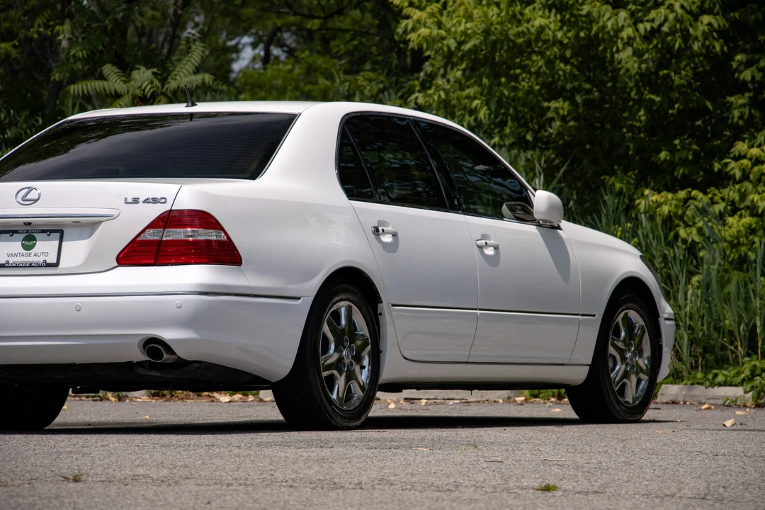 2005 Lexus LS 3rd Gen - Image 30 of 31