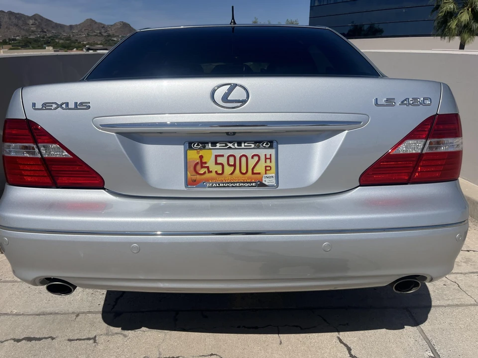 2005 Lexus LS 3rd Gen - Image 30 of 31
