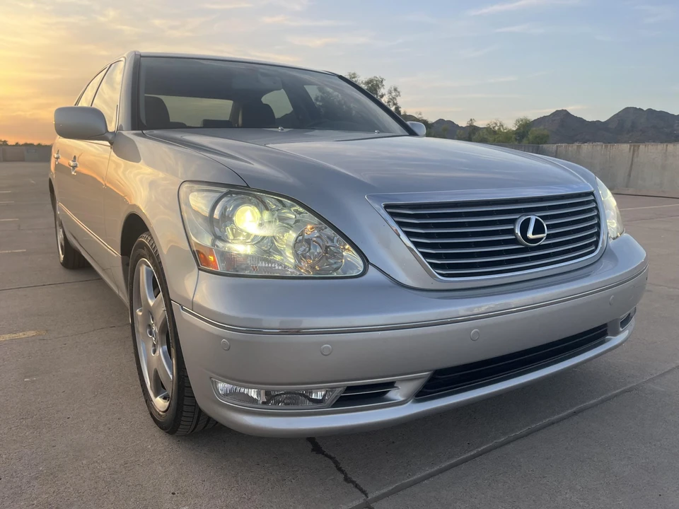 2005 Lexus LS 3rd Gen - Image 20 of 31
