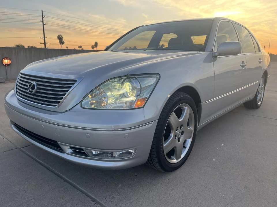 2005 Lexus LS 3rd Gen - Image 3 of 31