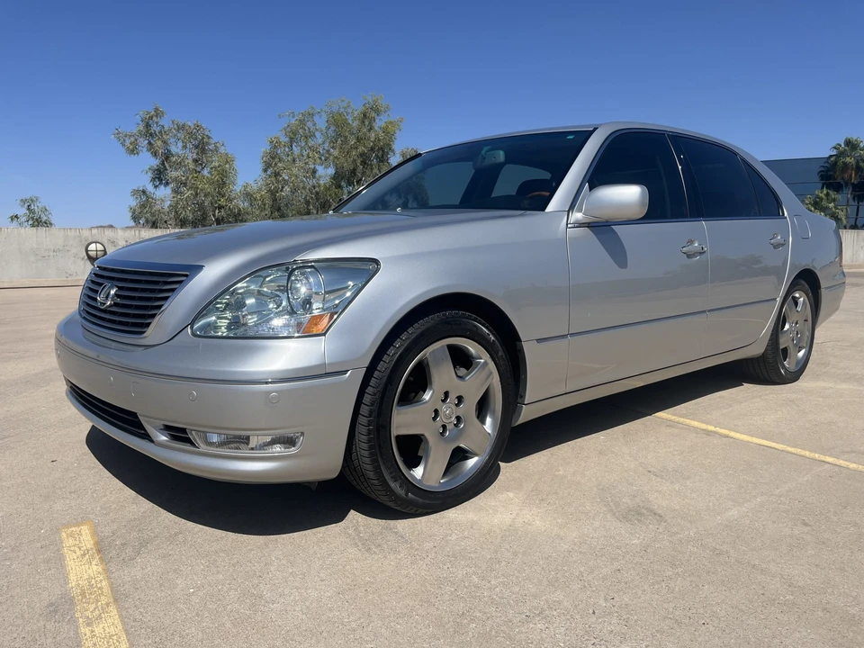 2005 Lexus LS 3rd Gen - Image 23 of 31