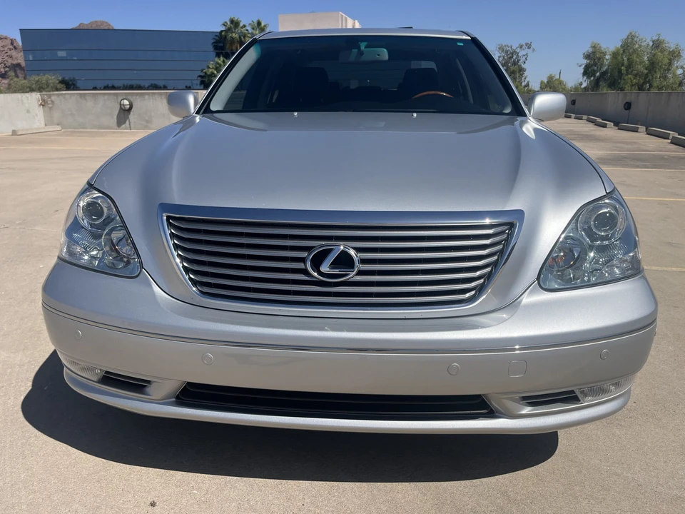 2005 Lexus LS 3rd Gen - Image 28 of 31