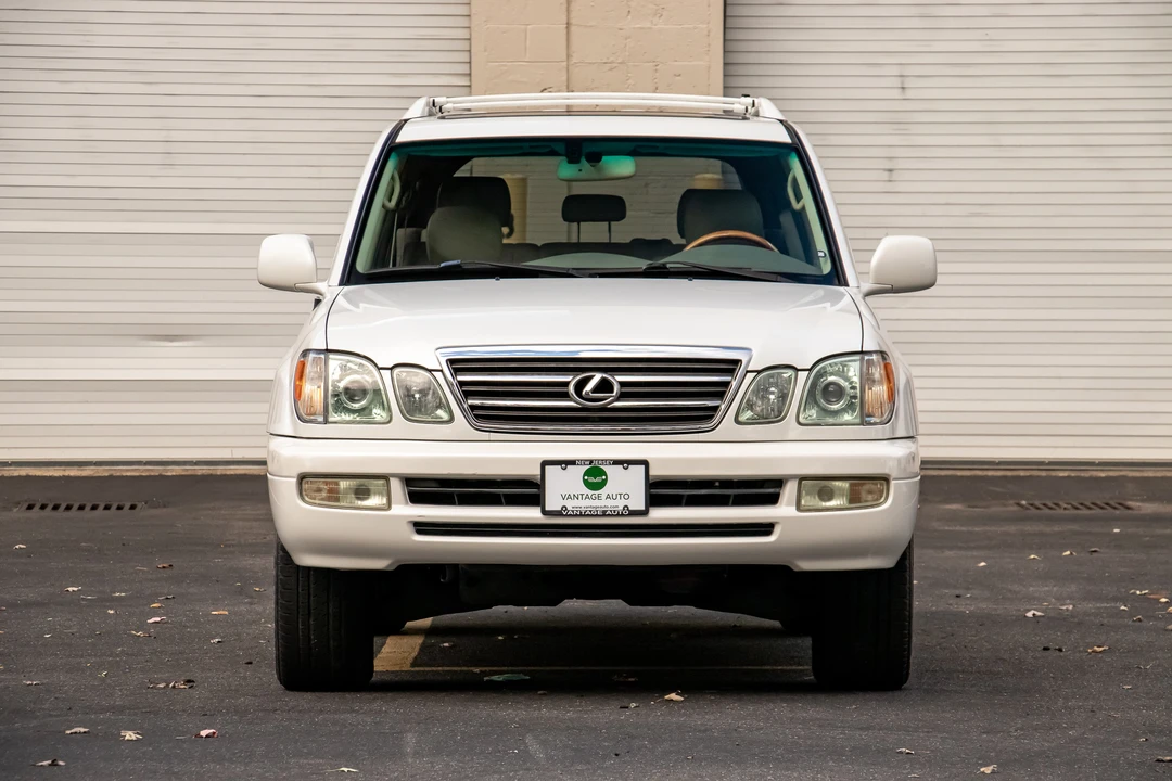 2005 Lexus LX 2nd Gen - Image 28 of 31